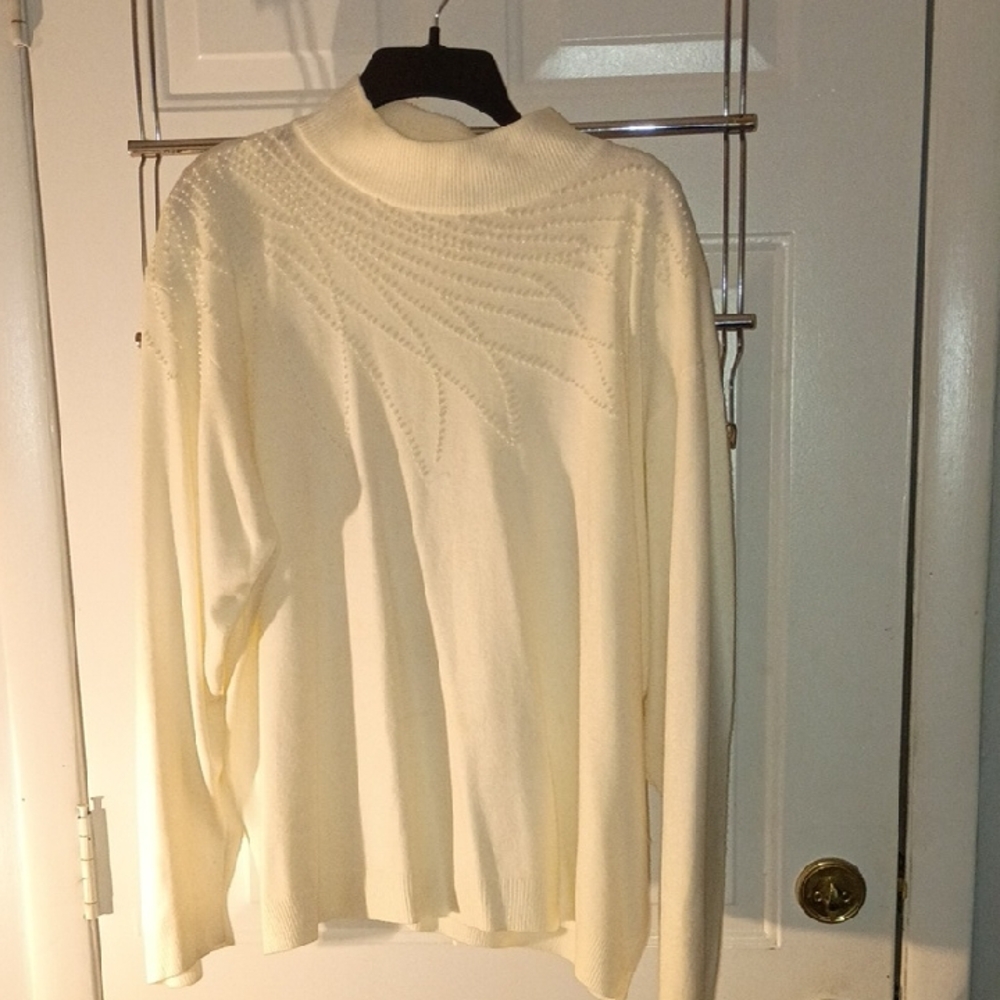 Dressbarn Cream Turtleneck Sweater